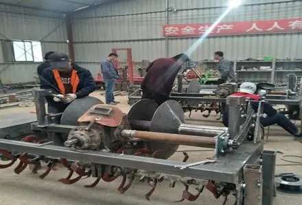 Hydraulic Reversible Plough