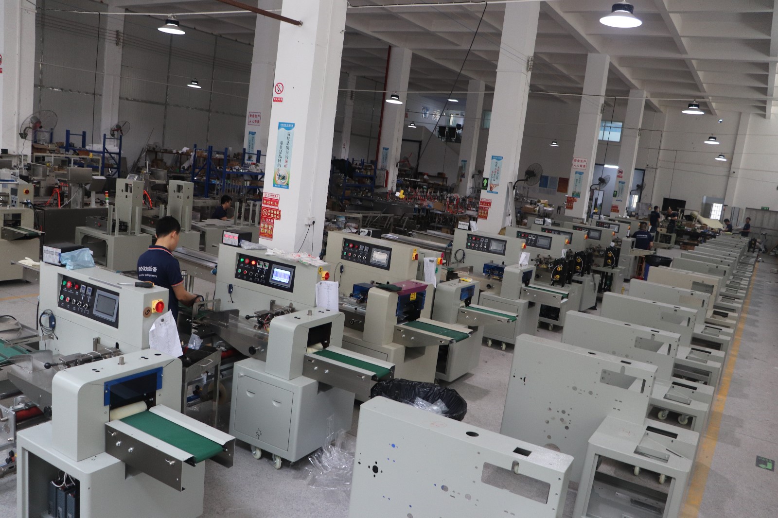 YZG-6000 Vane Type Vacuum Quantitative Filling Machine For Meat Sausage