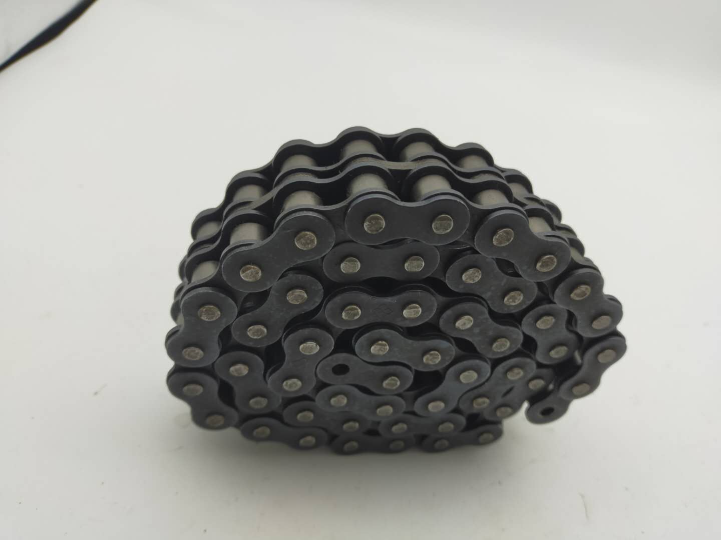High Quality 10A Duplex Carbon Steel Transmission Roller Chain Wholesale for Machinery Parts Application