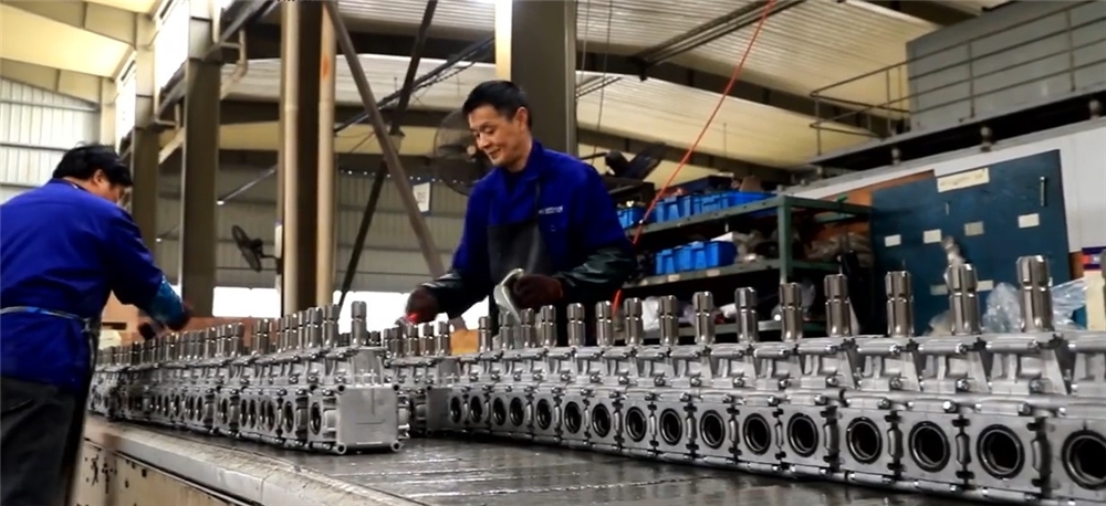 DCY Series Electric Motor Speed Reducer 1: 30 Ratio Gearbox for Brick Making Machine
